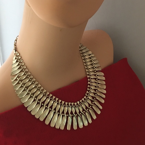 STUNNING METAL ART NECKLACE - Picture 3 of 6